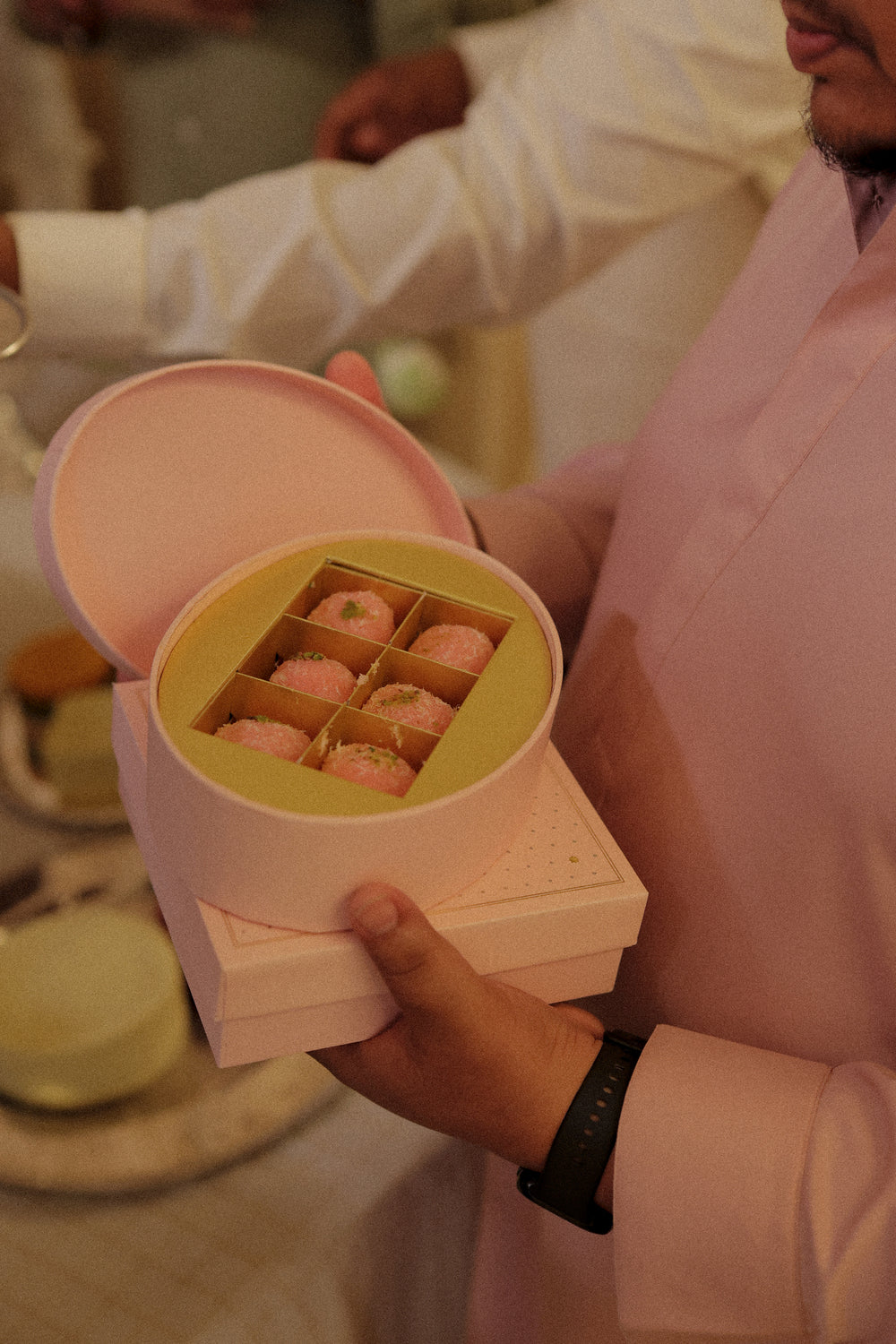 TARA SITARA - OVAL SWEETS BOX